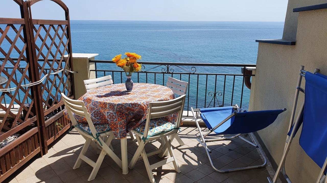 Borgo Prino Apartment อิมเปรีอา ภายนอก รูปภาพ